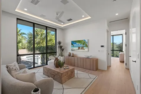 1136 Ne 9th Avenue Delray Beach FL 33483
