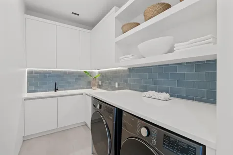 1136 Ne 9th Avenue Delray Beach FL 33483
