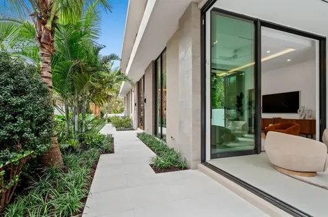 1136 Ne 9th Avenue Delray Beach FL 33483