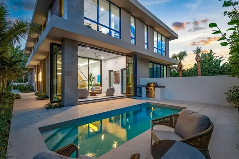 1136 Ne 9th Avenue Delray Beach FL 33483