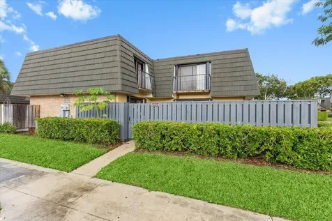 2704 27th Way West Palm Beach FL 33407