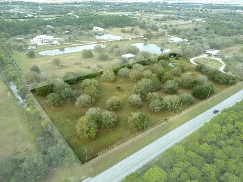 195 66th Avenue Vero Beach FL 32968