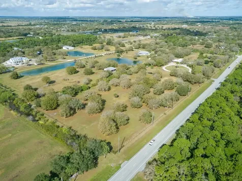 195 66th Avenue Vero Beach FL 32968