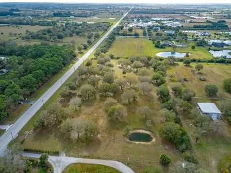 195 66th Avenue Vero Beach FL 32968