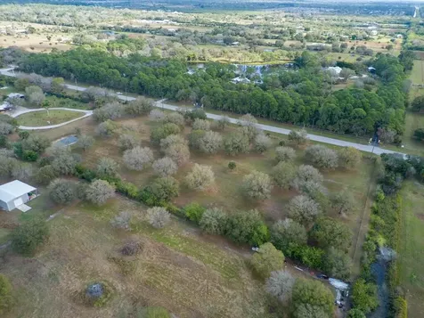 195 66th Avenue Vero Beach FL 32968