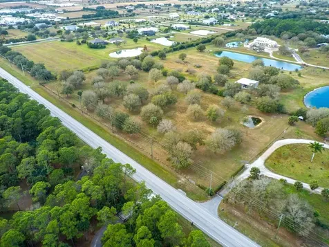 195 66th Avenue Vero Beach FL 32968