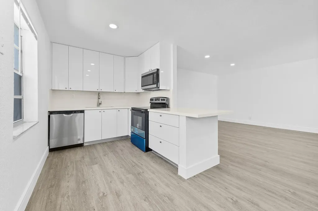 124 Normandy C Delray Beach FL 33484