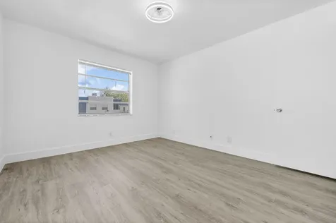 124 Normandy C Delray Beach FL 33484