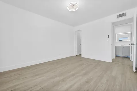 124 Normandy C Delray Beach FL 33484