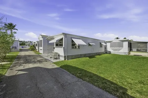 21 Hibiscus Drive Briny Breezes FL 33435