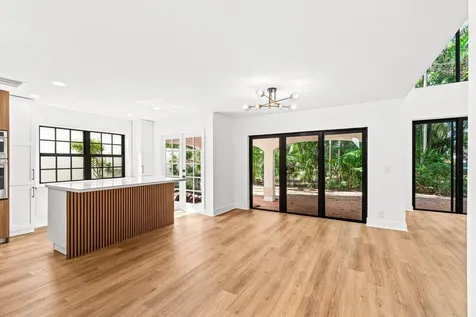 22548 Caravelle Circle Boca Raton FL 33433