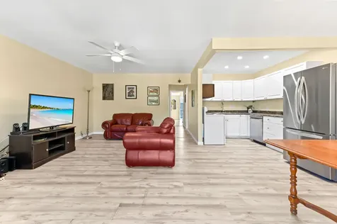 142 Norwich F West Palm Beach FL 33417