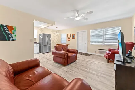 142 Norwich F West Palm Beach FL 33417
