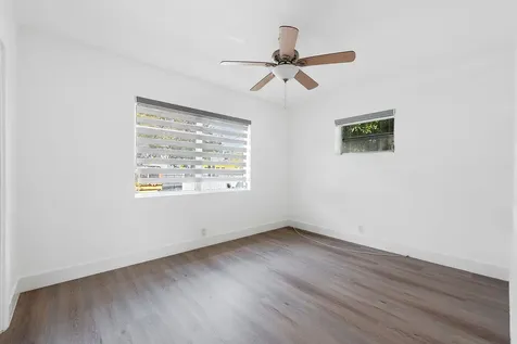 323 NW 21st Avenue Miami FL 33125
