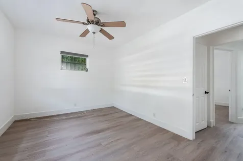 323 NW 21st Avenue Miami FL 33125