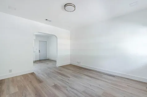 323 NW 21st Avenue Miami FL 33125