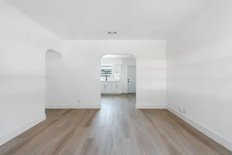 323 NW 21st Avenue Miami FL 33125