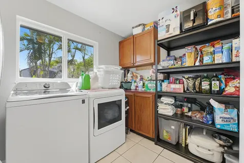 898 Se Evergreen Terrace Port Saint Lucie FL 34983