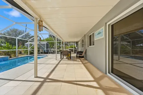 898 Se Evergreen Terrace Port Saint Lucie FL 34983