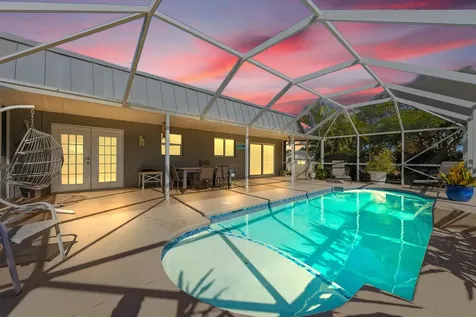 898 Se Evergreen Terrace Port Saint Lucie FL 34983