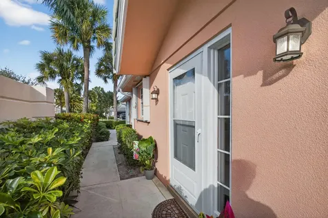 4238 Royal Oak Drive Palm Beach Gardens FL 33410