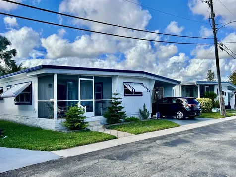 1552 S 33rd Road Hollywood FL 33021