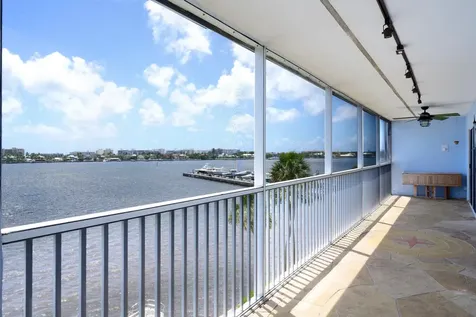 100 Waterway Drive Lantana FL 33462
