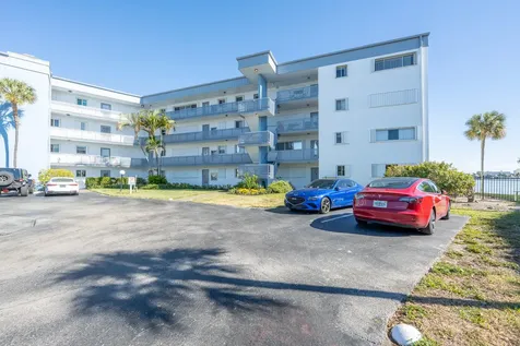 100 Waterway Drive Lantana FL 33462