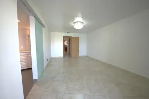 100 Waterway Drive Lantana FL 33462