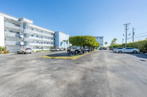 100 Waterway Drive Lantana FL 33462