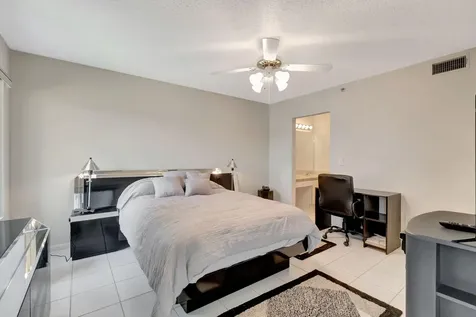 280 Nw 67th Street Boca Raton FL 33487