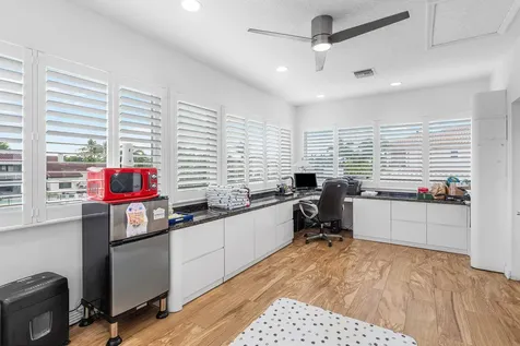 678 Carriage Hill Lane Boca Raton FL 33486