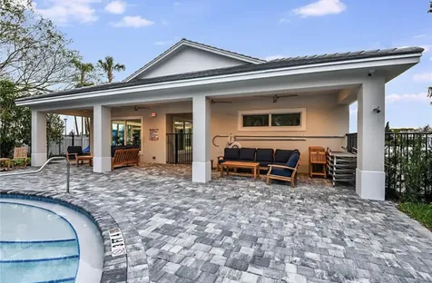 562 Parsons Way Deerfield Beach FL 33442