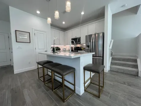 562 Parsons Way Deerfield Beach FL 33442