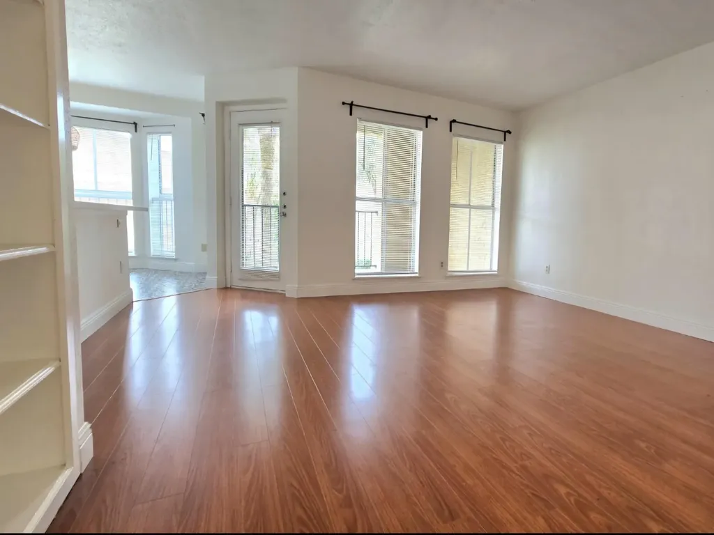 977 Riverside Drive Coral Springs FL 33071