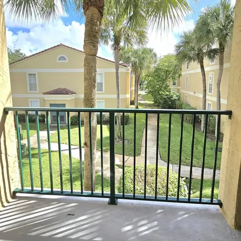 977 Riverside Drive Coral Springs FL 33071