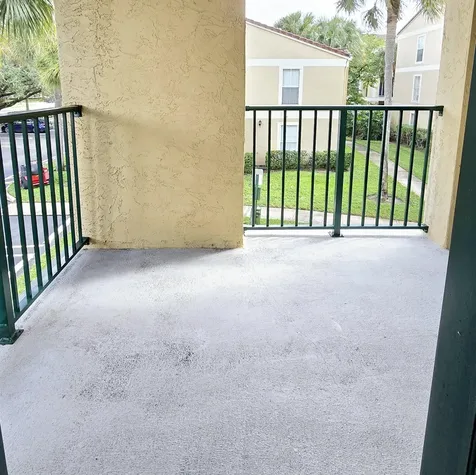 977 Riverside Drive Coral Springs FL 33071
