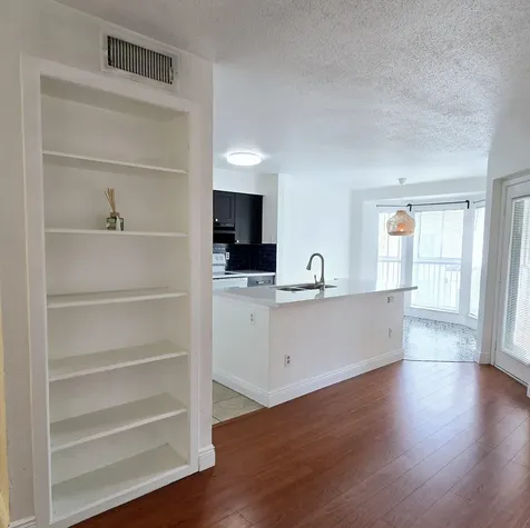 977 Riverside Drive Coral Springs FL 33071