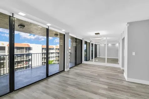 859 Jeffery Street Boca Raton FL 33487