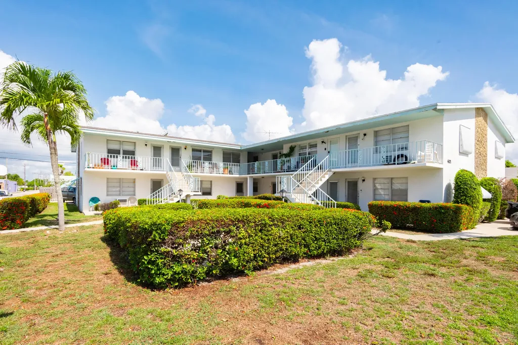 401 N J Street Lake Worth Beach FL 33460