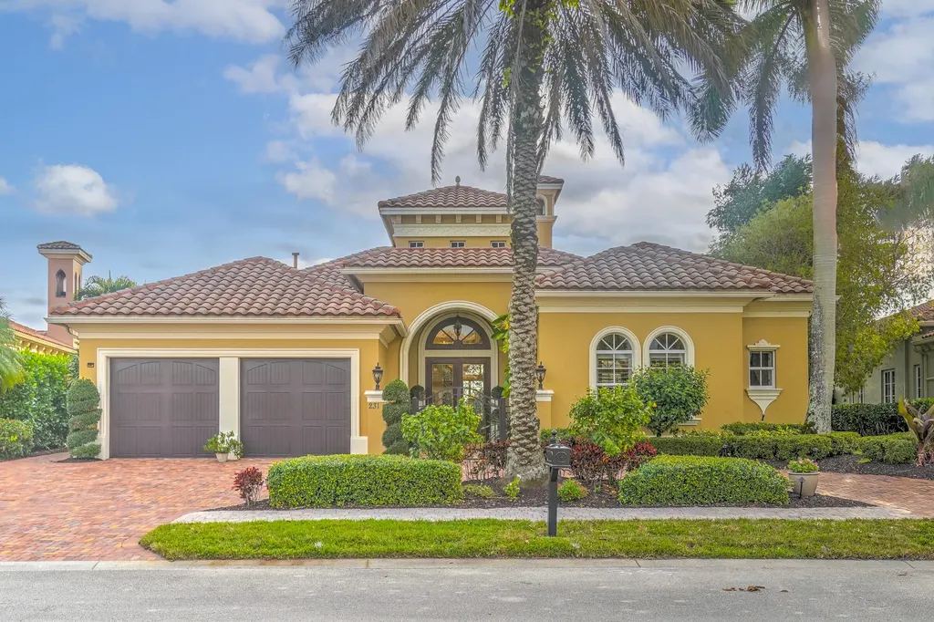 231 Se Bella Strano Port Saint Lucie FL 34984