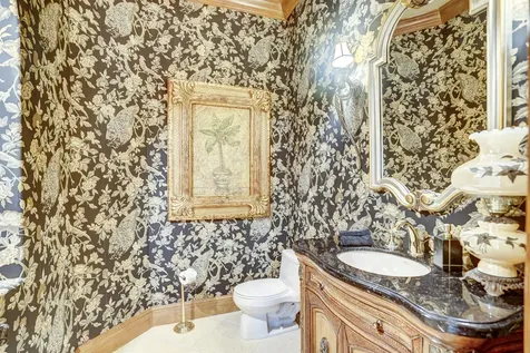 231 Se Bella Strano Port Saint Lucie FL 34984