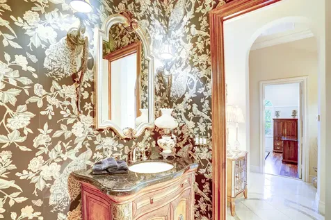 231 Se Bella Strano Port Saint Lucie FL 34984