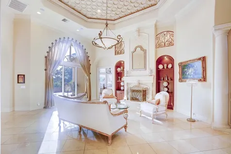 231 Se Bella Strano Port Saint Lucie FL 34984