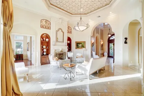 231 Se Bella Strano Port Saint Lucie FL 34984
