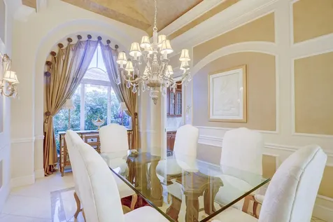231 Se Bella Strano Port Saint Lucie FL 34984