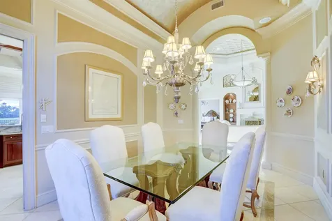 231 Se Bella Strano Port Saint Lucie FL 34984