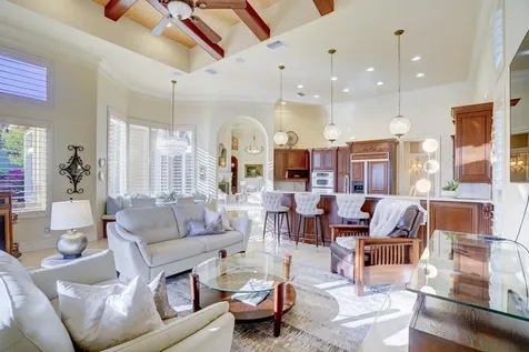 231 Se Bella Strano Port Saint Lucie FL 34984