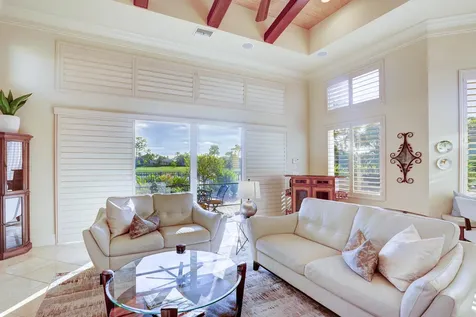 231 Se Bella Strano Port Saint Lucie FL 34984