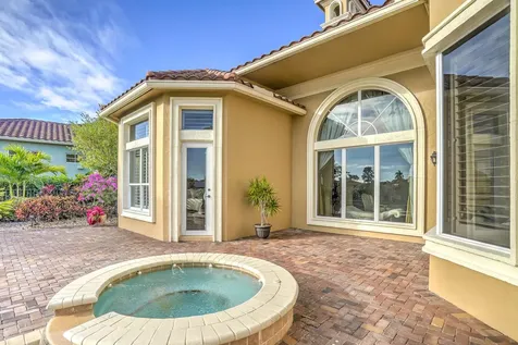 231 Se Bella Strano Port Saint Lucie FL 34984